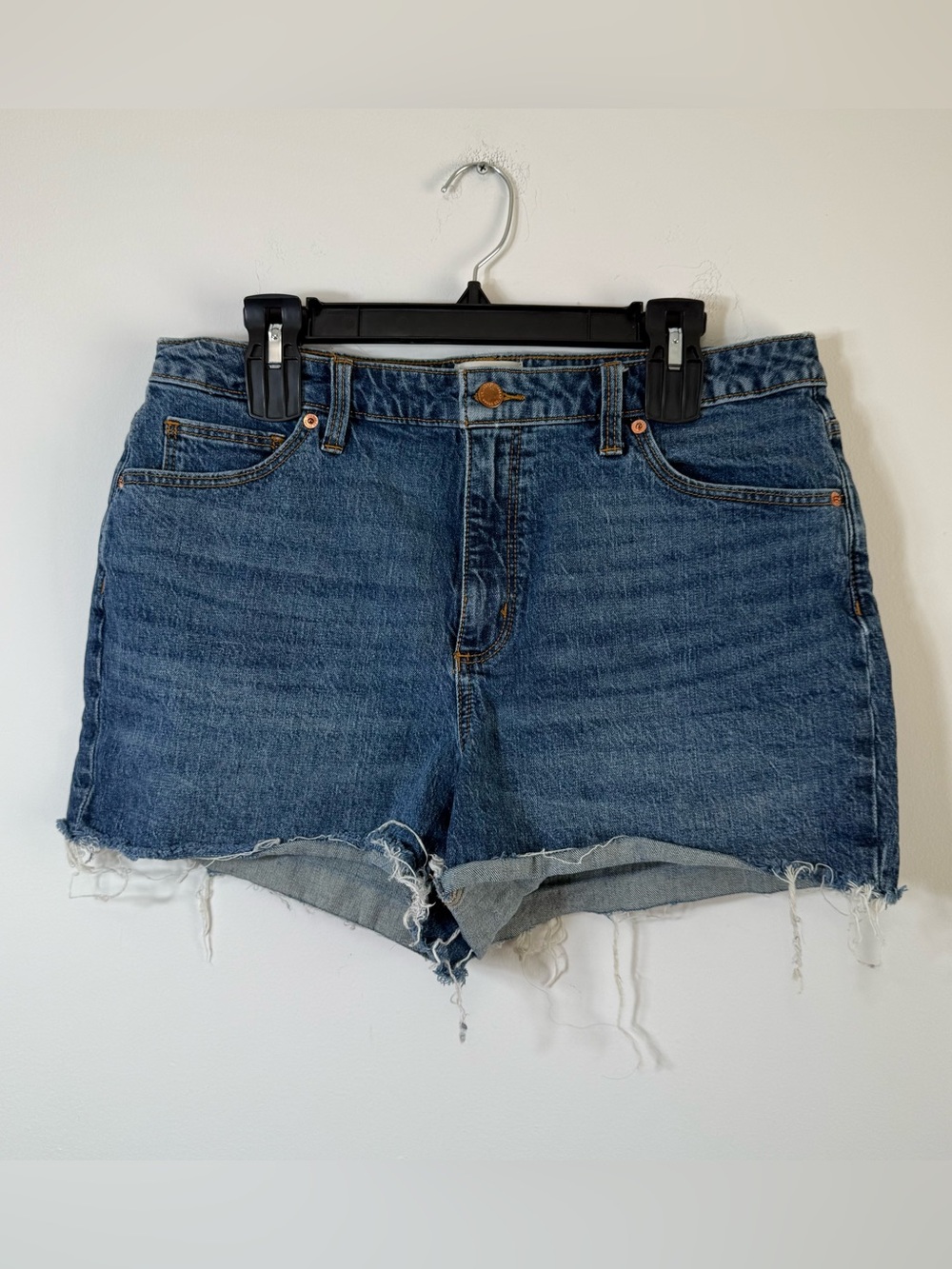 Universal Thread Vintage Midi Raw Hem Denim Shorts Size 14